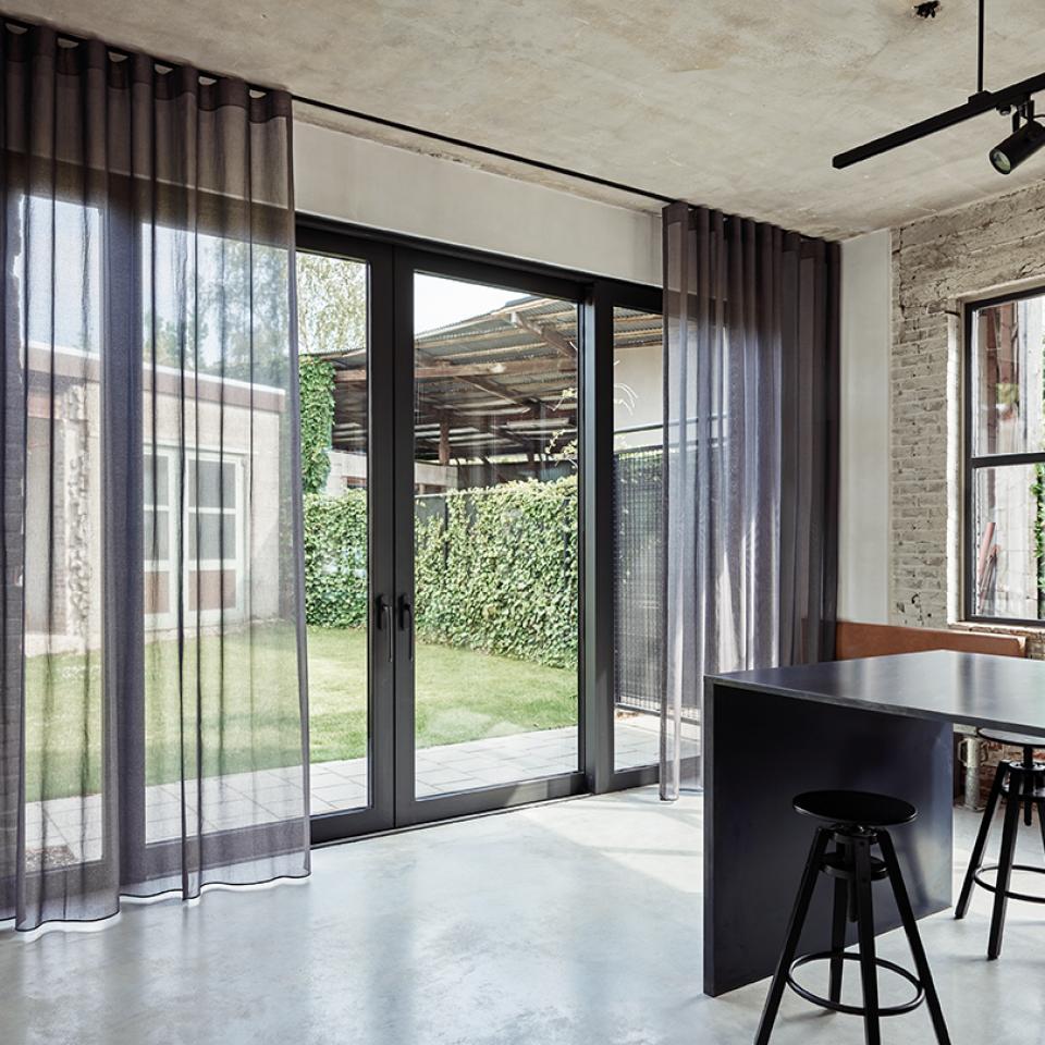loft 79 zwart 